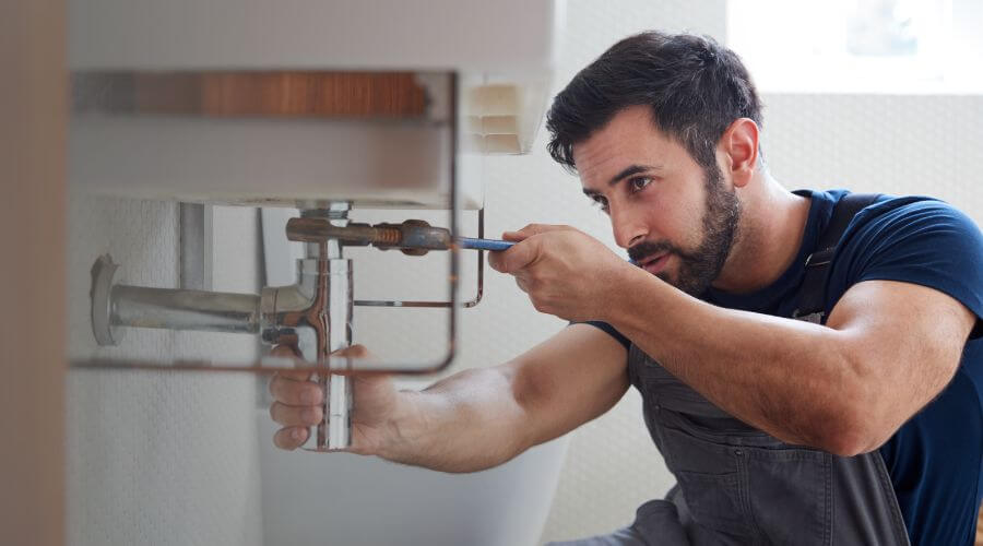 Expert burst pipe repair services in Vinita, OK